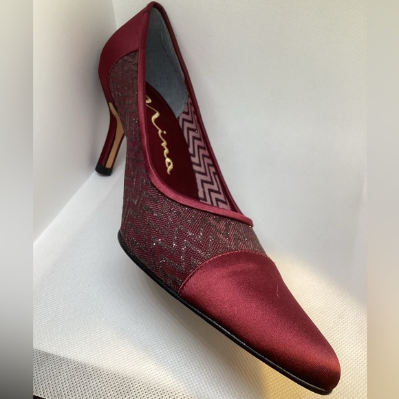 NINA BURGUNDY HEELS SIZE 8 M - Picture 4 of 10